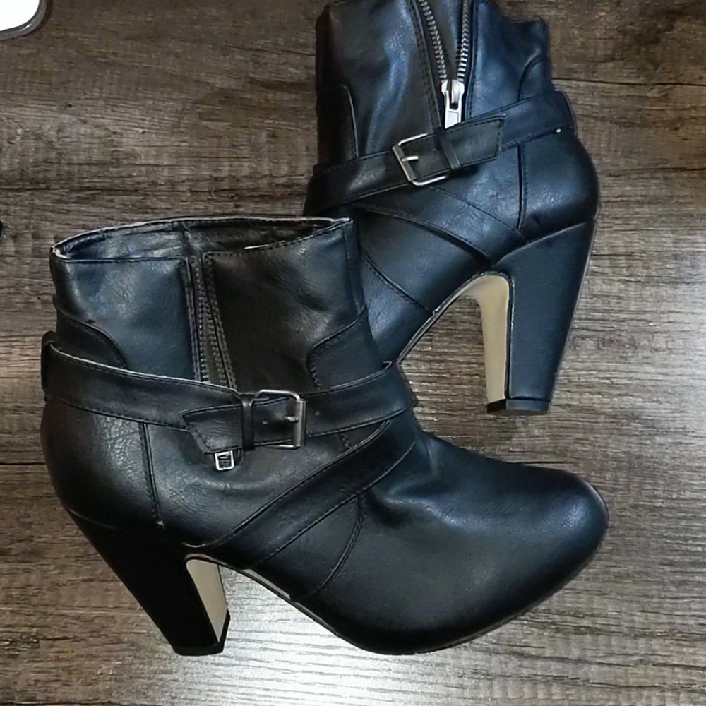 Madden Girl Sharpen Black Booties